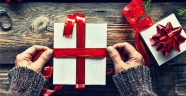 Christmas Gifts Ideas For Your Aunt and Uncle