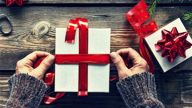 Christmas Gifts Ideas For Your Aunt and Uncle