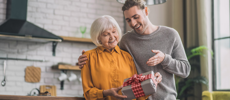 Christmas Gifts for Mom Featured Image Christmas Gifts for Mom Featured Image